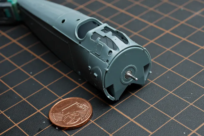 A bearing for the rotary engine 10